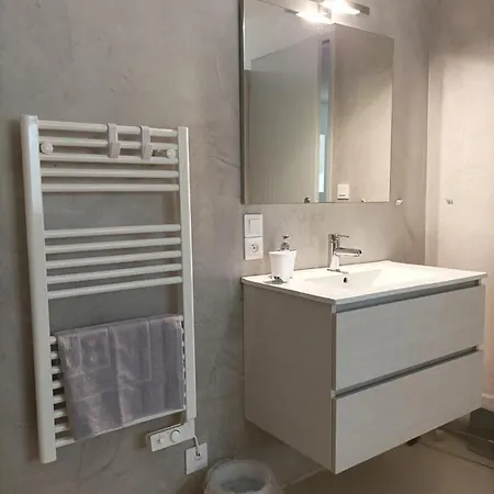 Les Pins Apartment